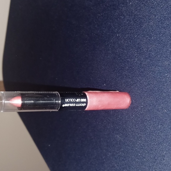 Makeup Assortment - Picture 8 of 9